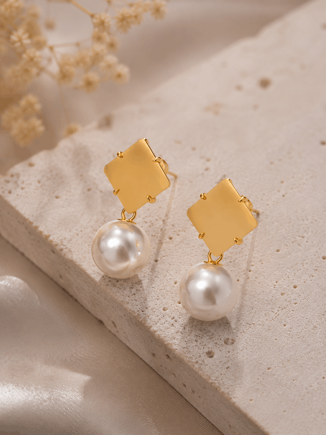 Stone Pearl Earring
